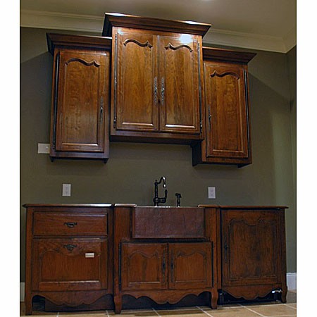 Country French Wet Bar