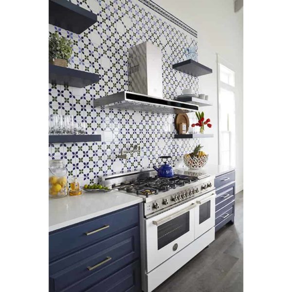 Custom Beach House - Kitchen Cabinets & Shelving