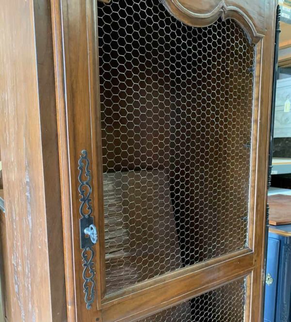 Country French Linen Cabinet - chicken wire detail